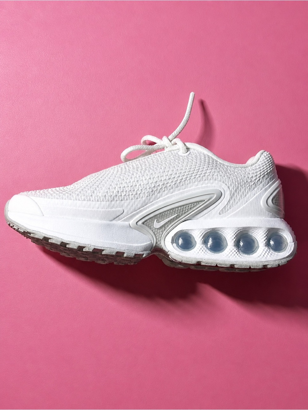 Nike Air Max DN Triple White Women’s 8 Running Sneakers Cushion Athletic - Picture 3 of 7
